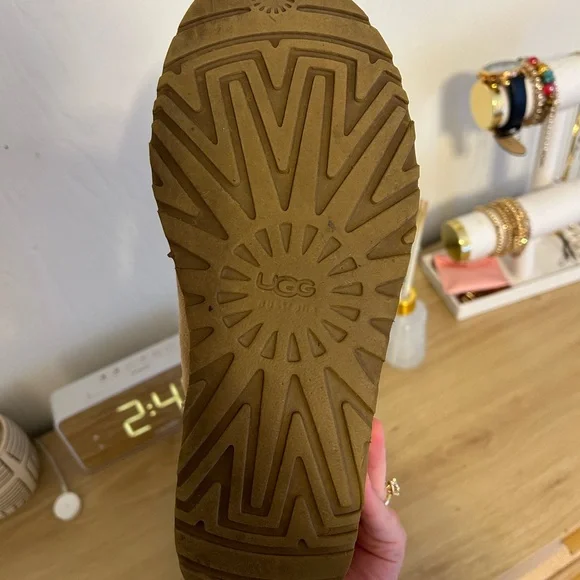 UGG classic boots - Picture 3 of 3